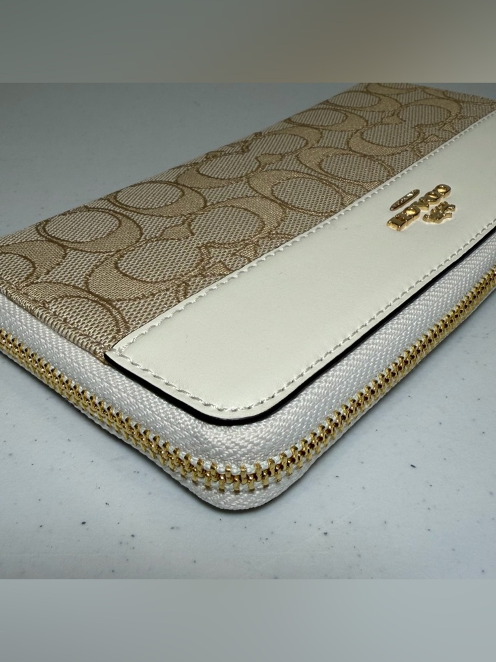 Coach Accordion Zip Wallet In Signature Jacquard With Stripe NWT - Picture 5 of 8